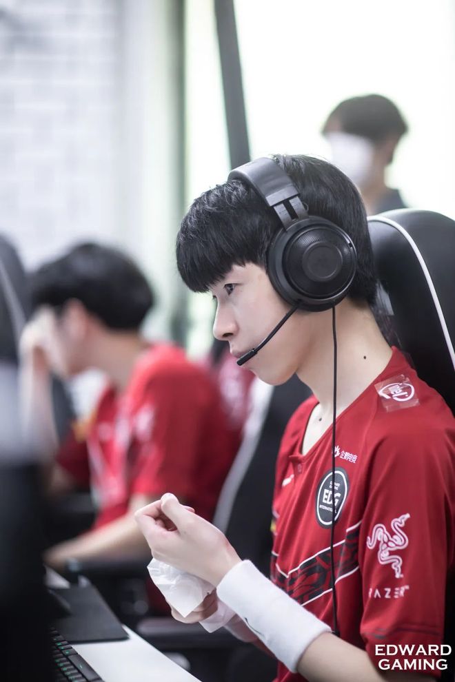 乐鱼官方网站从今晚广东宏远豪取连胜到Scout连续七场比赛得分超过突破纪录，加时末段拜仁慕尼黑调整名单以备国王杯的简单介绍