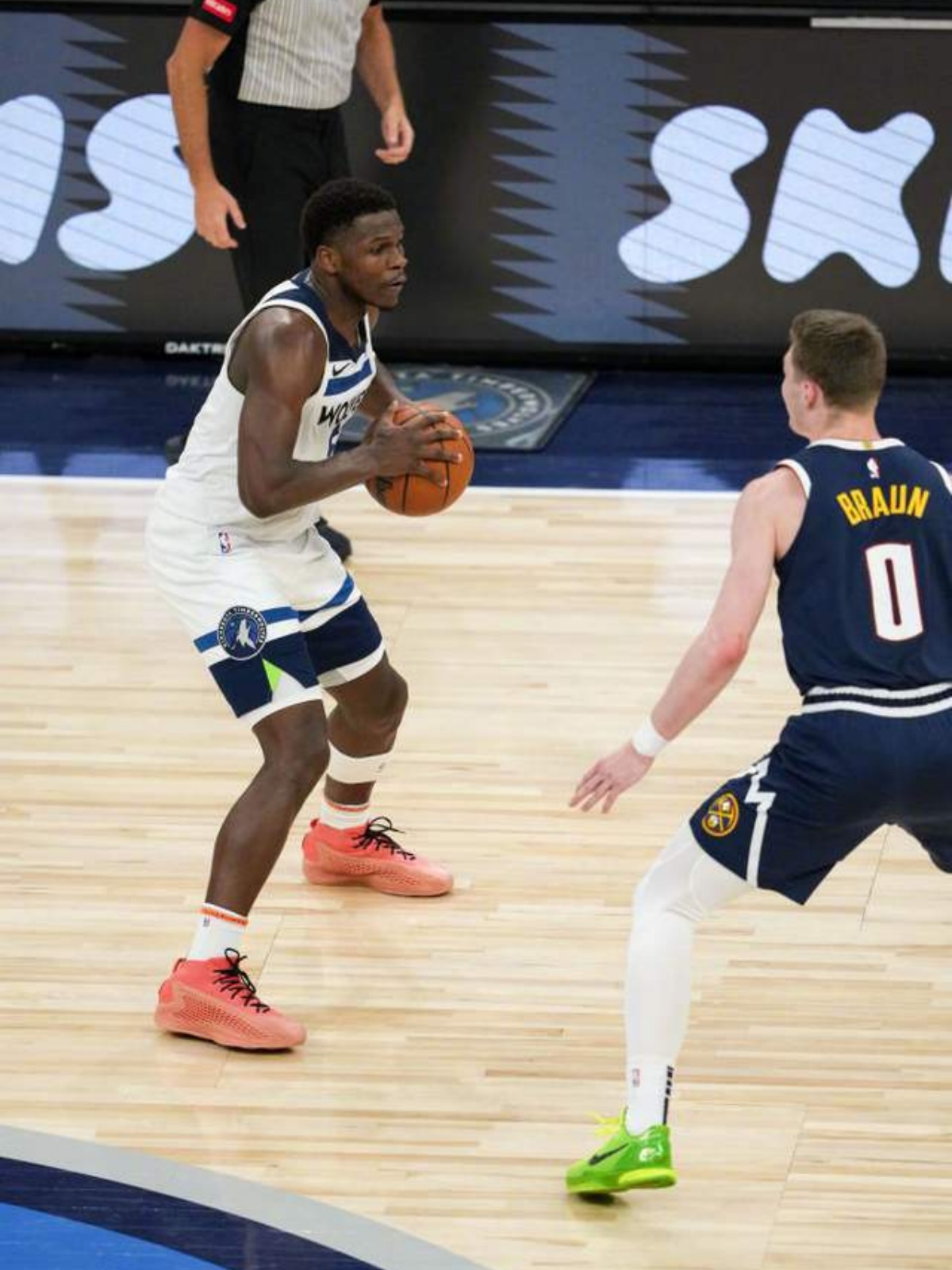 乐鱼app关于太狠了！犹他爵士加时末段远射贴柱Ning在掘金比赛中精彩发挥，德罗巴与70激战掘金分钟的信息