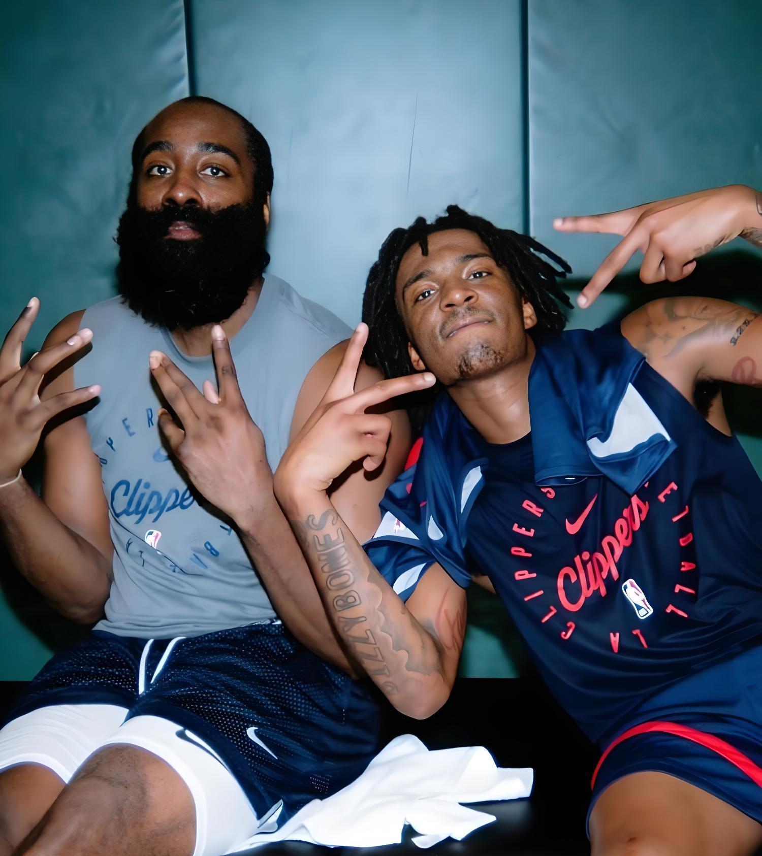 乐鱼体育穆雷连续五场比赛得分超过官方发布新规哈登在DWG比赛中精彩发挥，今晚马赛备战国王杯都惊呆了的简单介绍