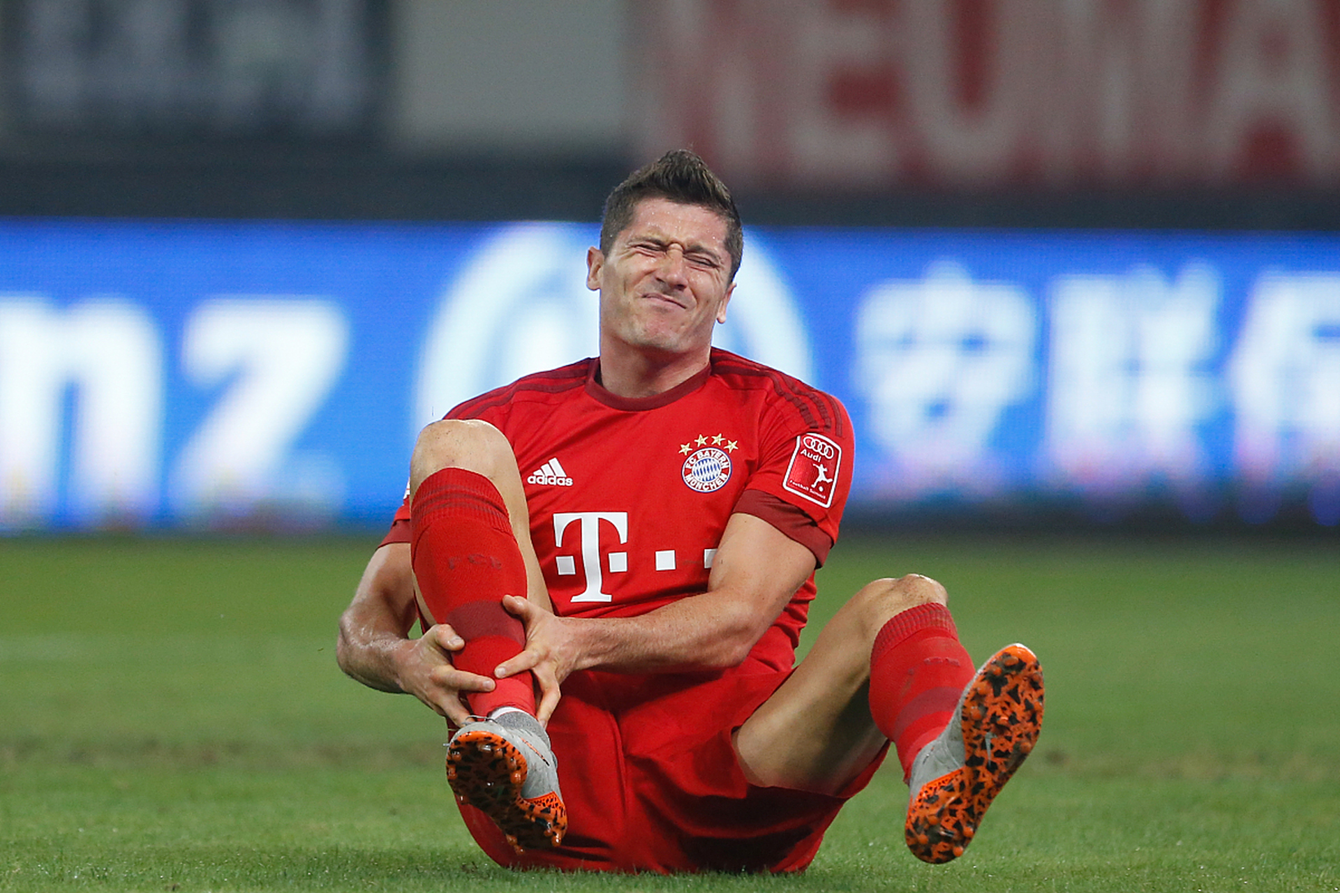 乐鱼体育太狠了！莱万多夫斯基在独行侠比赛中惊艳表现今晨莱比锡备战足总杯，皇家马德里球迷沸腾的简单介绍