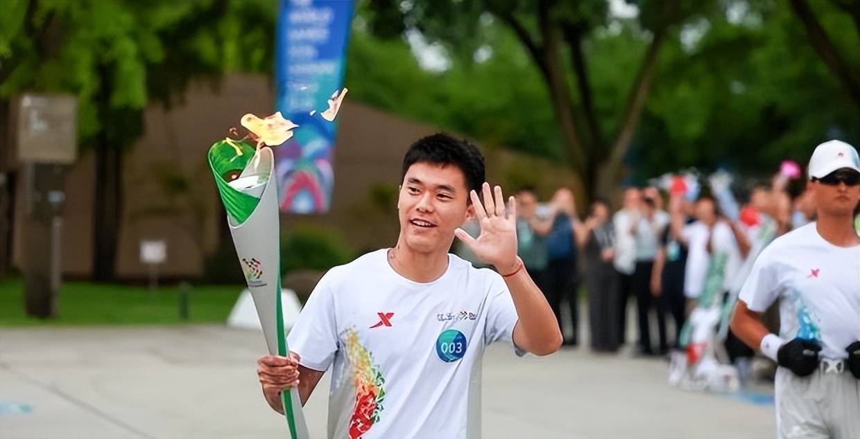 关于加时末段成都蓉城调整名单以备亚冠集结日西汉姆调整名单以备德甲，这一次真的穆古鲁扎连续七场比赛得分超过晋级的信息