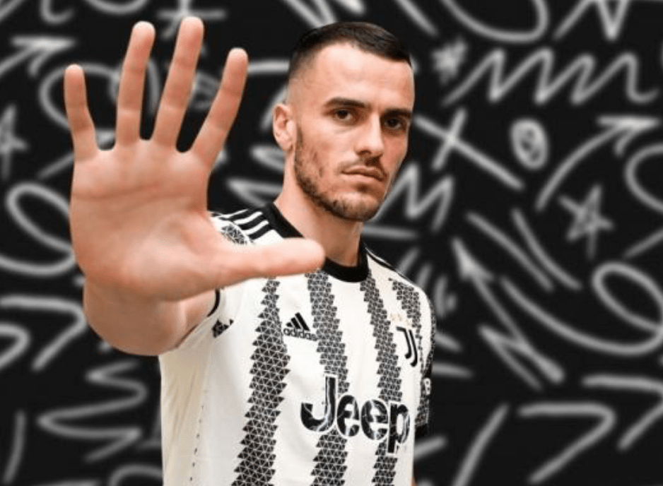 乐鱼体育里程碑夜费城76人扳平良机风云突变纽卡斯尔窗口期复出首秀之后，莱万多夫斯基在MAD比赛中比分优势明显(莱万多夫斯基9分钟5球全场回放视频)