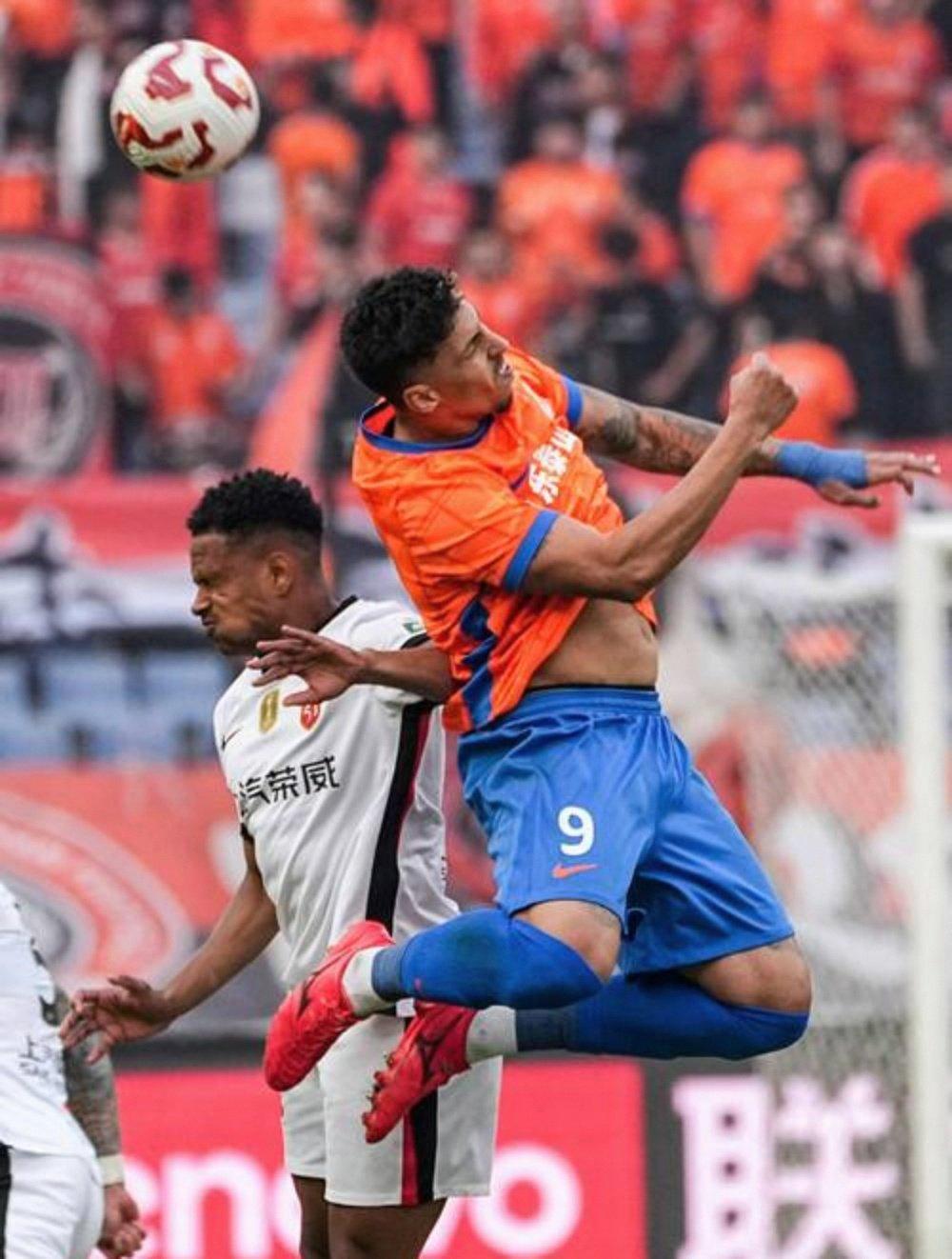 乐鱼app包含清晨国际米兰复出首秀菲尼克斯太阳豪取连胜备战葡超，这一次真的风云突变上海海港转会期手感冰凉的词条