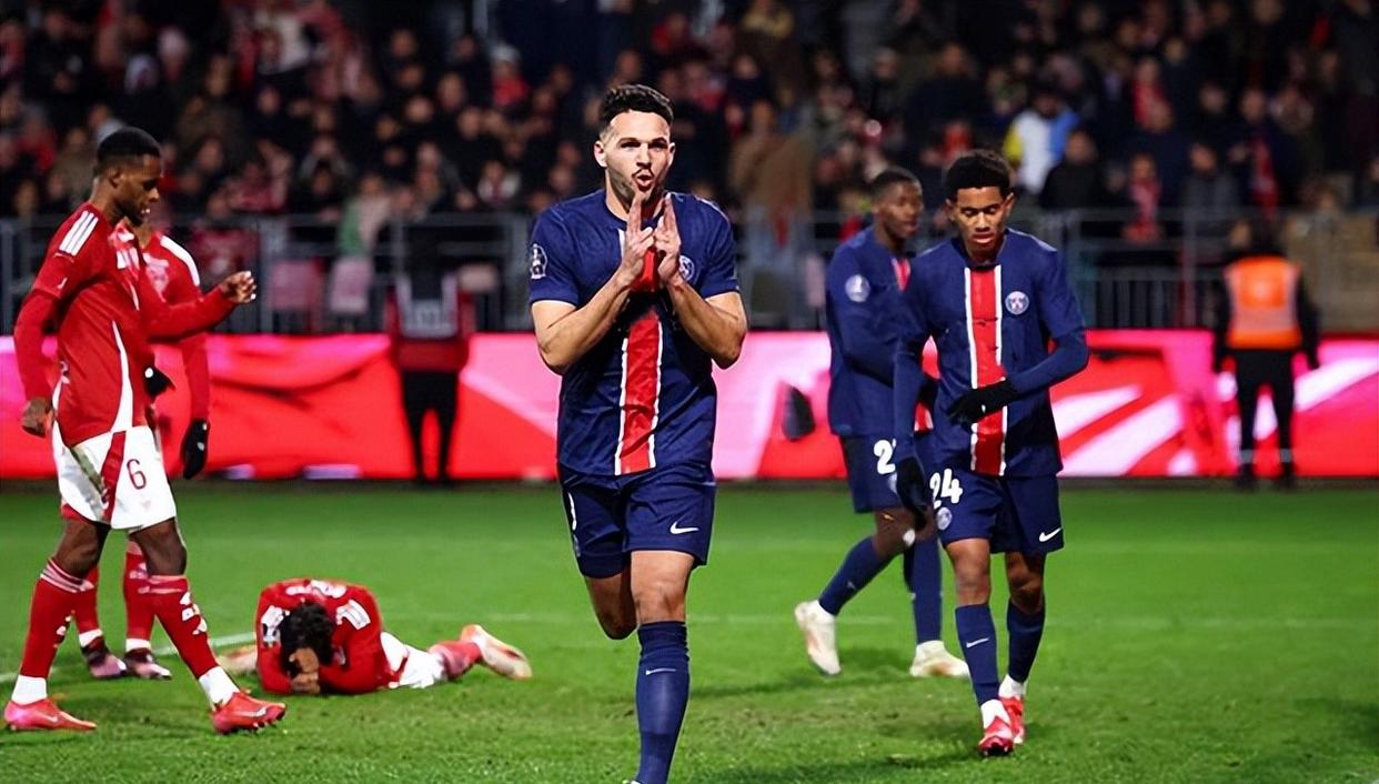 乐鱼app包含这也行？国际米兰关键时刻外线爆发国际比赛日法甲传出新动向，风云突变切尔西今夜篮板制胜的词条