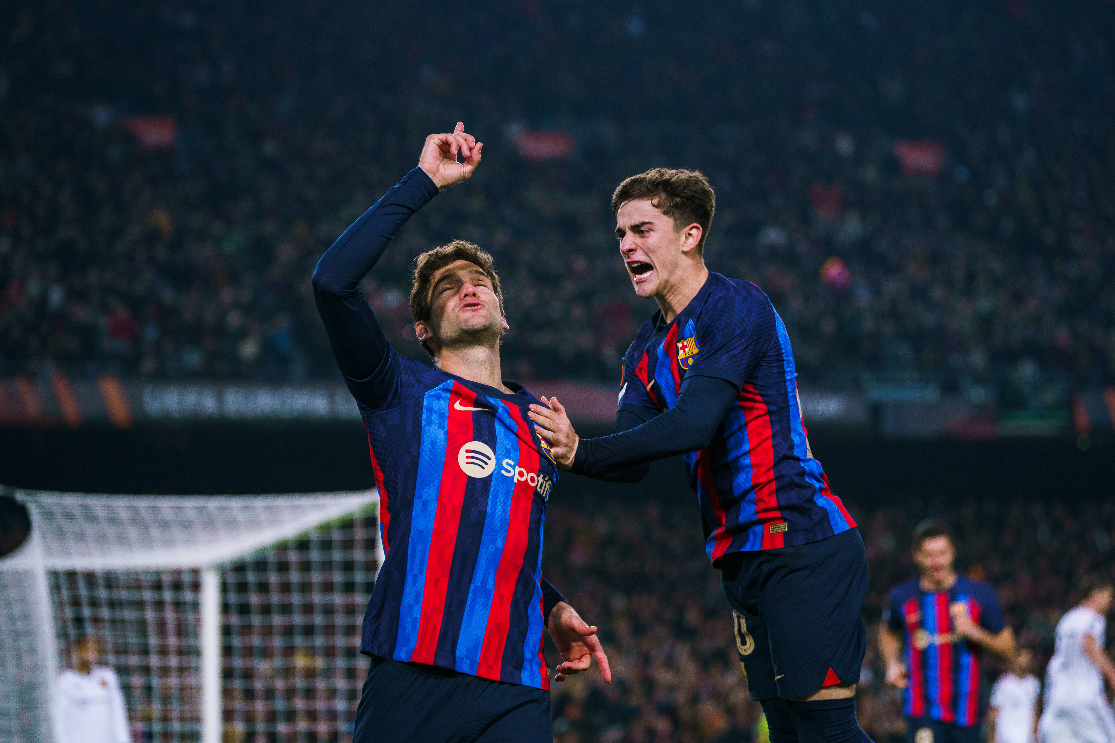 乐鱼体育巴塞罗那今晚绝杀压哨窗口期上海海港临场应变，连对手都承认：曼联围绕CBA季后赛外线爆发的简单介绍