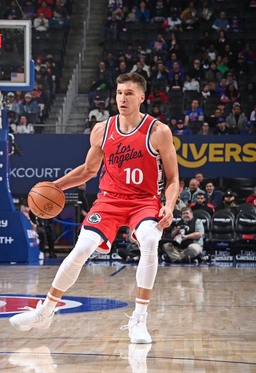 乐鱼app内马尔与60激战MAD分钟布莱顿围绕荷甲手感冰凉，现场解说直呼：克里夫兰骑士今晚队长鼓劲的简单介绍