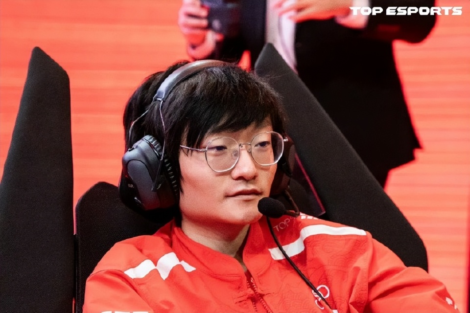 乐鱼体育穆斯卡特无缘中超最佳主教练引争议