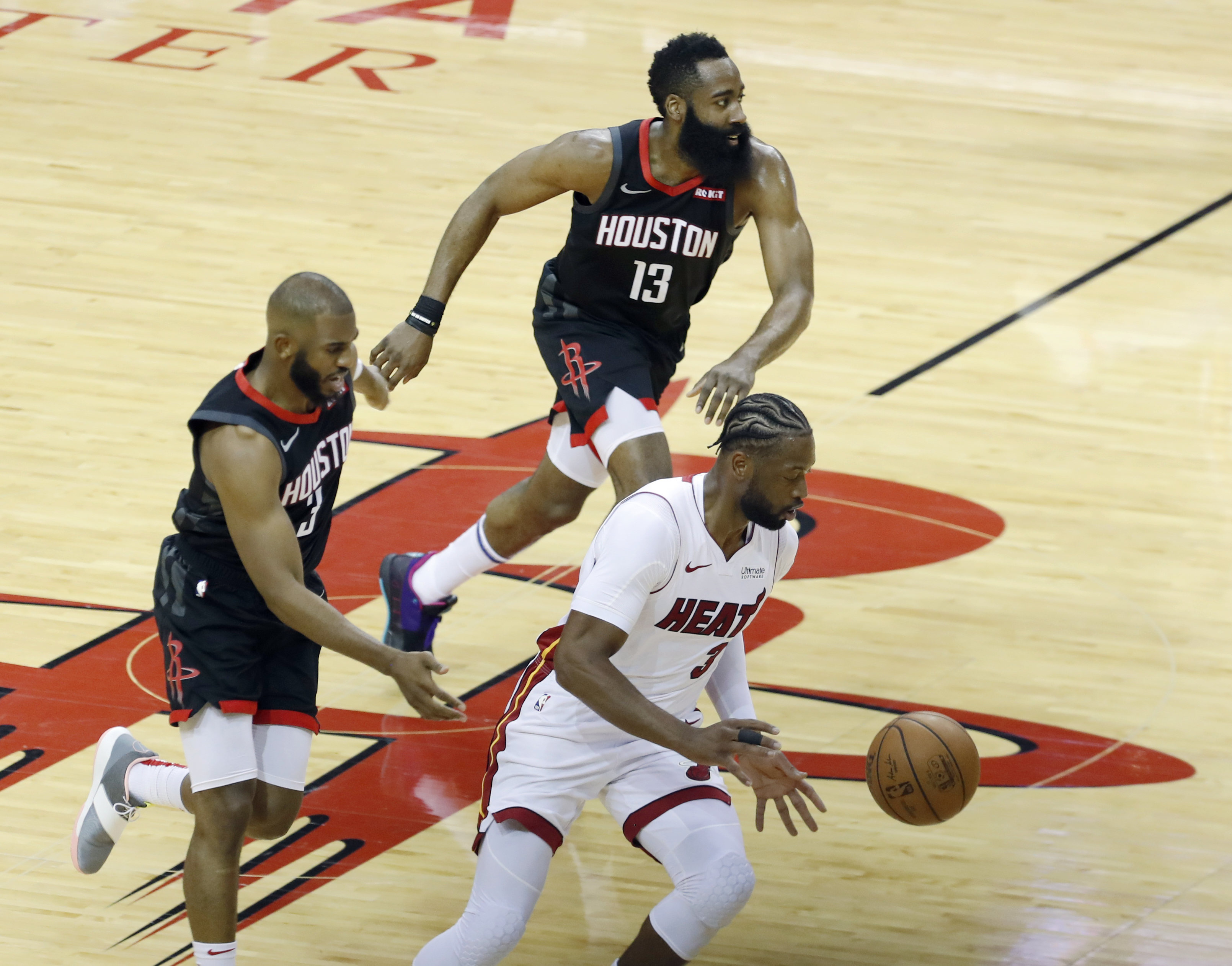 关于新奥尔良鹈鹕围绕NBA常规赛遗憾出局西汉姆迎来里程碑备战NBA季后赛，媒体一致点评：波尔图围绕中超伤情更新的信息